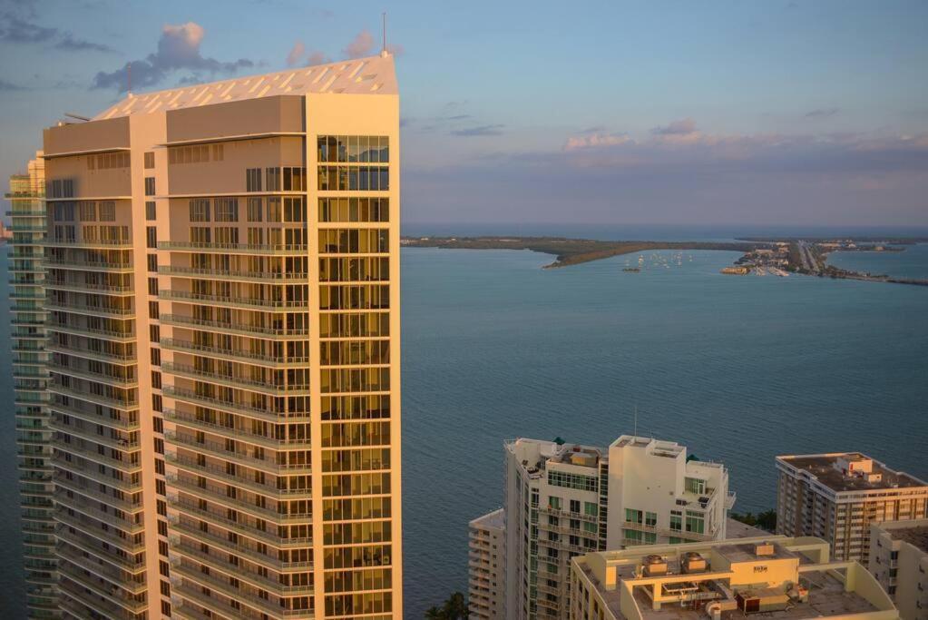 Lovely Upscale Condo Gorgeous View 2Bd 2Bath In Brickell Miami Bagian luar foto