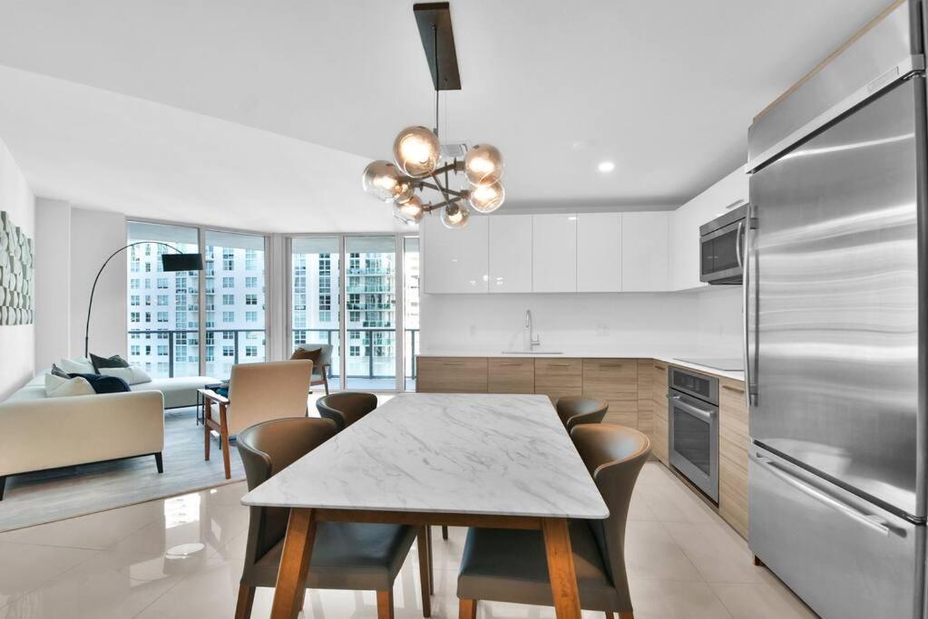 Lovely Upscale Condo Gorgeous View 2Bd 2Bath In Brickell Miami Bagian luar foto