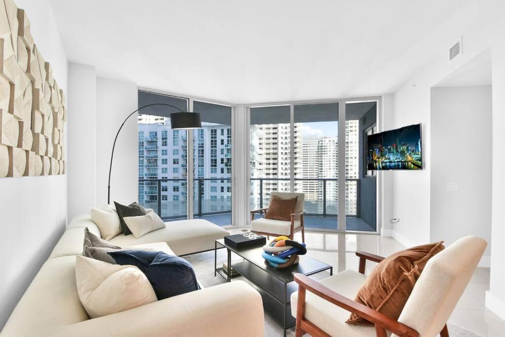 Lovely Upscale Condo Gorgeous View 2Bd 2Bath In Brickell Miami Bagian luar foto