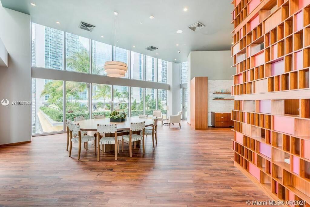 Lovely Upscale Condo Gorgeous View 2Bd 2Bath In Brickell Miami Bagian luar foto