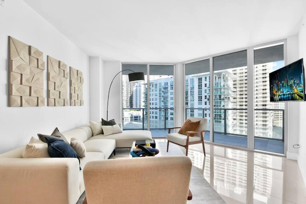 Lovely Upscale Condo Gorgeous View 2Bd 2Bath In Brickell Miami Bagian luar foto