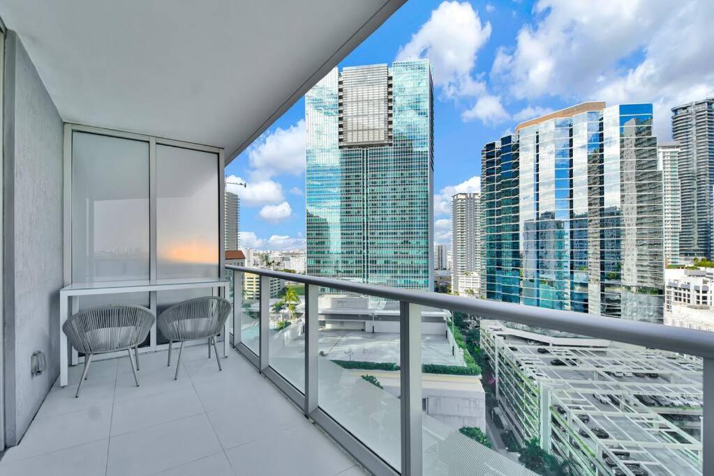 Lovely Upscale Condo Gorgeous View 2Bd 2Bath In Brickell Miami Bagian luar foto